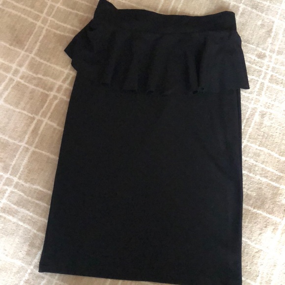 Girls black pencil skirt with flare on top. - Picture 2 of 2